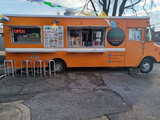 Los Agavez Taqueria by null