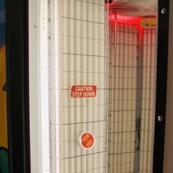 Chili Peppers Tanning & Wellness - Level 3 Standup