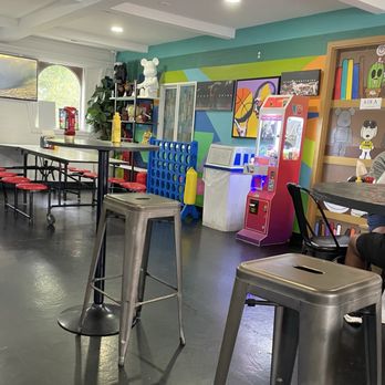 Danky Burgers - Dining area - Burgers Near Me - Midwest City, Oklahoma Danky Burgers - Dining area - Burgers Near Me - Midwest City, Oklahoma