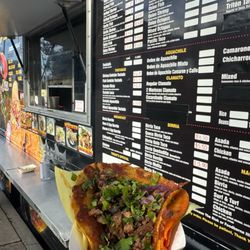 Aletacos - Birria taco
