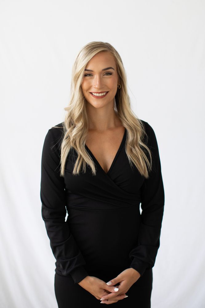 KAYLEE MILLER, REALTOR KELLER WILLIAMS PORTFOLIO Contact Agent