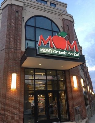 MOM's Organic Market by null