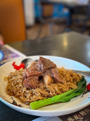 Tam's Noodle House by null