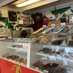 Read's Homemade Candies - Cute interior