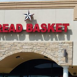 Bread Basket Texaco - Always a professional staff and everything is super clean and convenient.