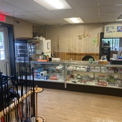Fish A While Lake - Bait shop