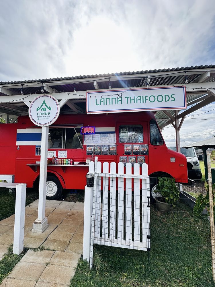 Lanna Thai Foods Logo