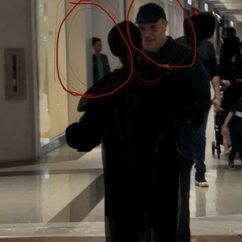 Apple Roosevelt Field - Silent employee &her security guard friend who laughed with after he harassed me in the store & gossiped about it. Continues... - Computers Near Me - Garden City, New York