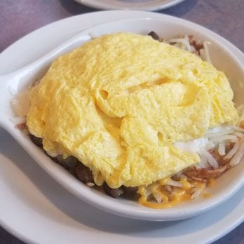 Lake's Pancake House - Meat lovers skillet - Breakfast & Brunch Near Me - Antioch, Illinois