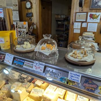 Schultz's Cheese Haus - Cheese counter - Cheese Shops Near Me - Beaver Dam, Wisconsin