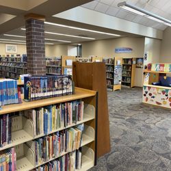 Lake County Public Library, Griffith-Calumet Township Branch - Great selection of books