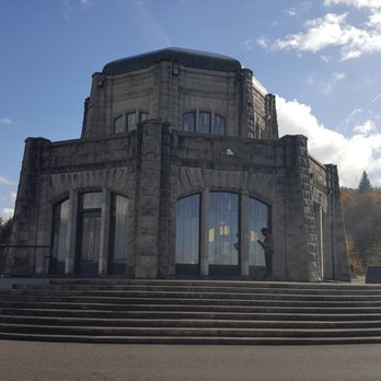 Hub World Travel - Vista House - Tours Near Me - Portland, Oregon
