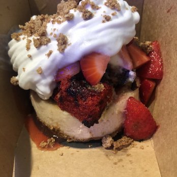 How Delish HD - Strawberry Celebration - Desserts Near Me - West Orange, New Jersey