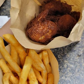 Lawrence's Fish & Shrimp - Seafood Near Me - Chicago, Illinois
