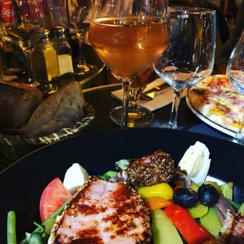 Carmine Café - Pizza Near Me - Paris, 75