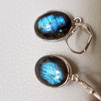 Ola - Jewelry Near Me - Berlin, BE