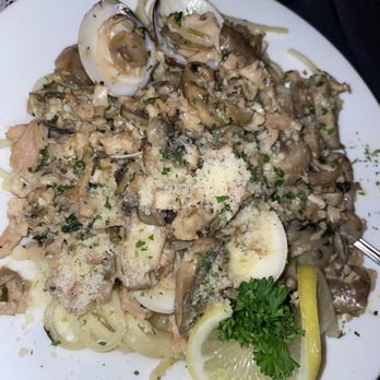 Mama Carolla's - Clams - Italian Near Me - Indianapolis, Indiana Mama Carolla's - Clams - Italian Near Me - Indianapolis, Indiana