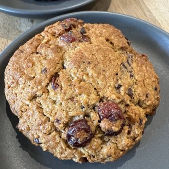 Dandelion Chocolate - Gluten free oatmeal cookie - Chocolatiers & Shops Near Me - San Francisco, California Dandelion Chocolate - Gluten free oatmeal cookie - Chocolatiers & Shops Near Me - San Francisco, California