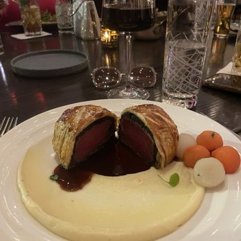 Gordon Ramsay Hell's Kitchen - Beef Wellington - New American Near Me - Miami, Florida Gordon Ramsay Hell's Kitchen - Beef Wellington - New American Near Me - Miami, Florida