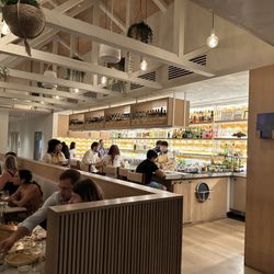 Este - Interior of restauranf