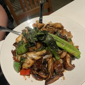 Araya's Place - 57. Drunken Mushroom - Thai Near Me - Seattle, Washington