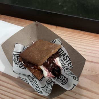 Toasted S'mores Bar - Cherry blossom smore - Desserts Near Me - Portland, Oregon Toasted S'mores Bar - Cherry blossom smore - Desserts Near Me - Portland, Oregon