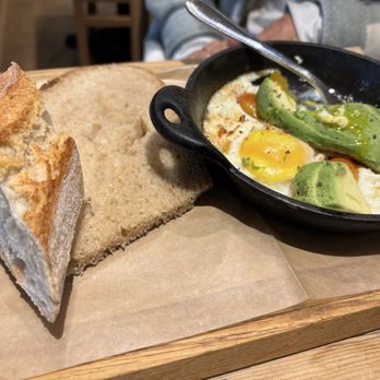 Le Pain Quotidien - Egg, avocado, tomato, and feta skillet - Bakeries Near Me - Claremont, California Le Pain Quotidien - Egg, avocado, tomato, and feta skillet - Bakeries Near Me - Claremont, California