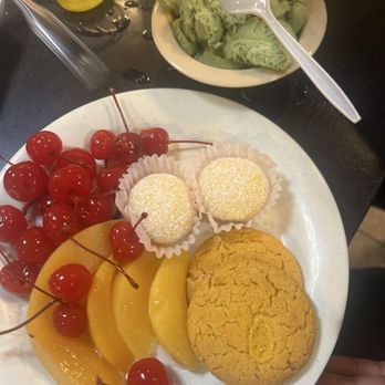 FuJi Buffet & Grill - Buffets Near Me - Glendale, California