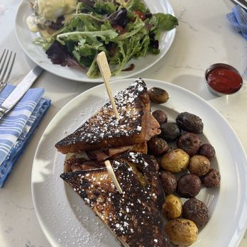 The Oak Grill - Short rib bene and monte cristo - Breakfast & Brunch Near Me - San Luis Obispo, California The Oak Grill - Short rib bene and monte cristo - Breakfast & Brunch Near Me - San Luis Obispo, California
