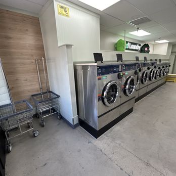 Leaf Laundry - Smaller washers and cart area - Laundromat Near Me - Sacramento, California