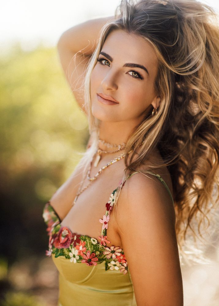 Jami Cox Makeup Artist Logo