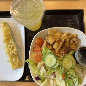 Marugame Udon - Garlic chicken salad with cold udon, zucchini tempura and calamansi drink - Japanese Near Me - Honolulu, Hawaii Marugame Udon - Garlic chicken salad with cold udon, zucchini tempura and calamansi drink - Japanese Near Me - Honolulu, Hawaii