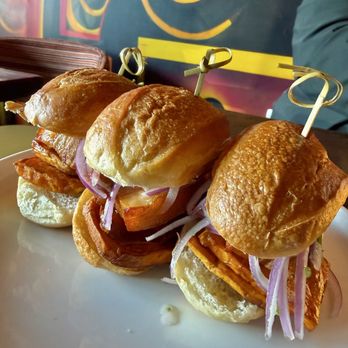 Asu Mare Peru Restobar - Trio de Panes con chicharron - Peruvian Near Me - Elmwood Park, New Jersey Asu Mare Peru Restobar - Trio de Panes con chicharron - Peruvian Near Me - Elmwood Park, New Jersey