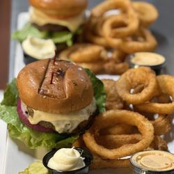 Chubby's Sports Bar & Grill - OG Burger & tots