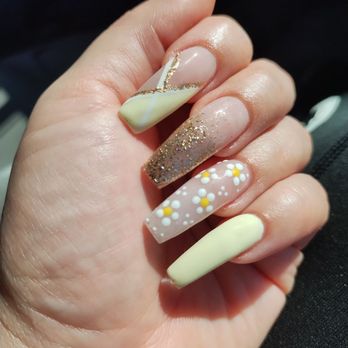 Crystal Nails & Spa - Nail Salons Near Me - Rancho Cordova, California