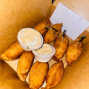 The Bronx Brewery - Shrimp Rasta Pasta - 4 pk & Piece of Pizza - 4pk - Breweries Near Me - Bronx, New York
