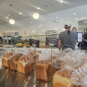Cream Pan - Fresh loafs of breads and the service counter - Bakeries Near Me - Lomita, California