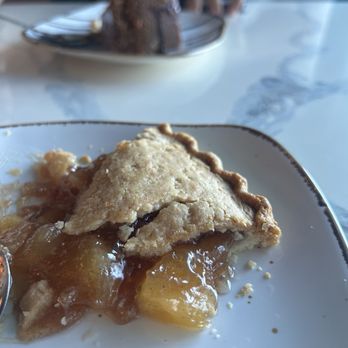 225 Crab Seafood & Bar - Green Apple Pie - Seafood Near Me - Baton Rouge, Louisiana