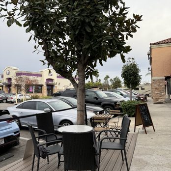 Mika's - Blankets for outdoor seating - Cafes Near Me - San Marcos, California