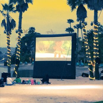 Bahia Resort Hotel - Movies on the beach during summer - San Diego, CA