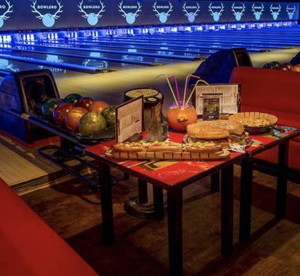 Bowlero Garland by null