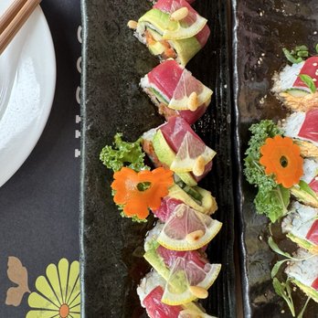 Cavi Sushi - Tuna Lemon Roll - Sushi Bars Near Me - Glendale, California