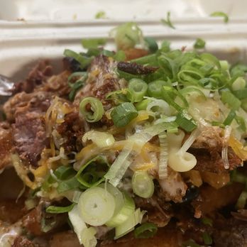 Bearded BBQ Maui - Loaded Fries w/ pulled pork - Food Trucks Near Me - Kahului, Hawaii