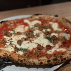 Bruciato - Salsiccia, Italian sausage pizza