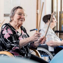 South Highland Adult Day Care Center - Music and art therapy programs