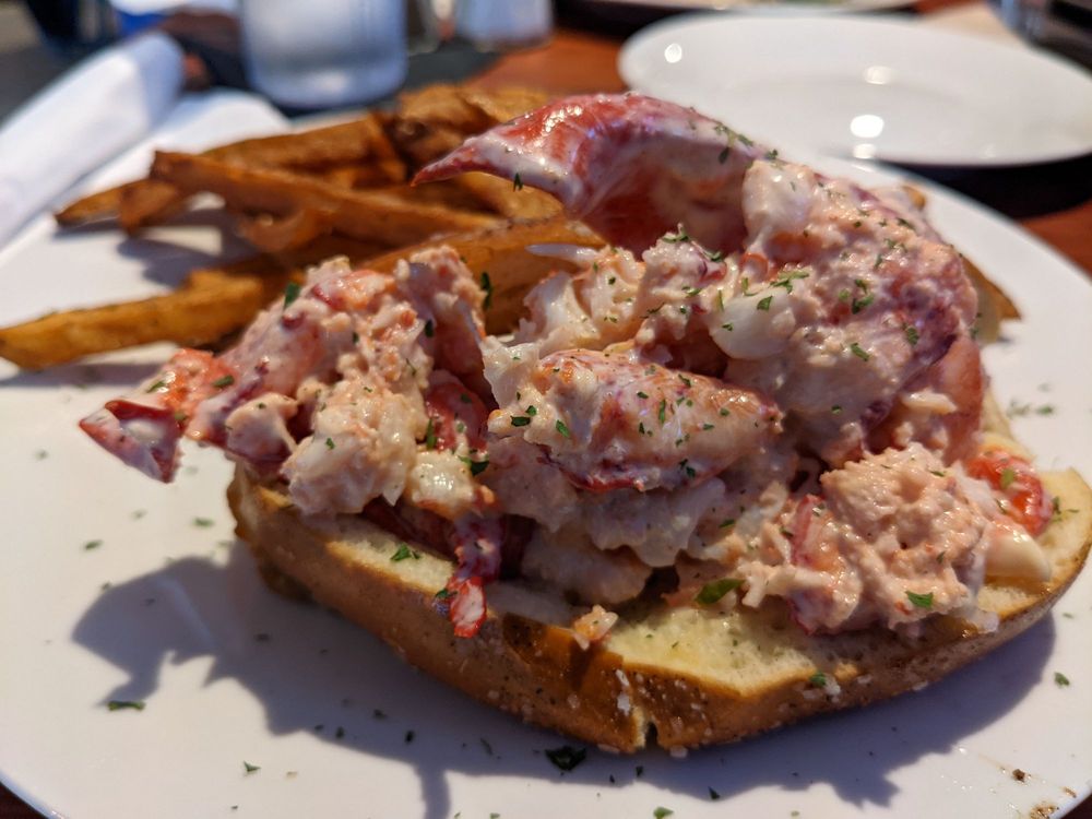 Shadowlawn Eats, Virginia Beach Roadtrippers