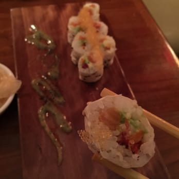 Uchi Austin - bond
avocadosun-dried tomato gobosoy paper 8
with salmon 10 - Sushi Bars Near Me - Austin, Texas Uchi Austin - bond
avocadosun-dried tomato gobosoy paper 8
with salmon 10 - Sushi Bars Near Me - Austin, Texas