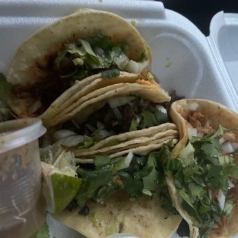La Popular - 2 carne asada tacos, 1 shredded beef taco, and 1 spicy pork taco. With some tomatillo salsa, guacamole salsa, radish, and lime. - Tacos Near Me - Columbus, Ohio La Popular - 2 carne asada tacos, 1 shredded beef taco, and 1 spicy pork taco. With some tomatillo salsa, guacamole salsa, radish, and lime. - Tacos Near Me - Columbus, Ohio