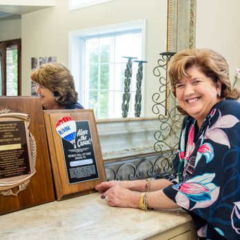 Lynn Ray-RE/MAX Realty Consultants - Real Estate Agents Near Me - Winston Salem, North Carolina Lynn Ray-RE/MAX Realty Consultants - Real Estate Agents Near Me - Winston Salem, North Carolina