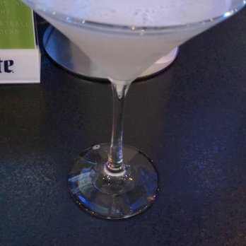 Henderson's Bar & Kitchen - Sports Bars Near Me - Tampa, Florida